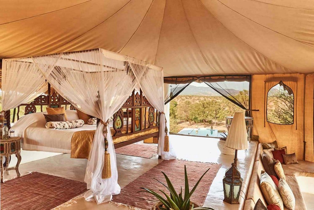 safari lodge in africa